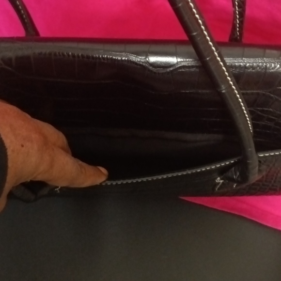 Tommy Hilfiger Black Purse with change purse set. - Picture 12 of 15